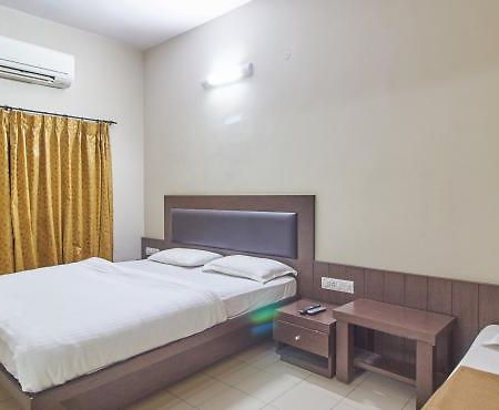 Airlines Hotel ไมซอร์ ภายนอก รูปภาพ
